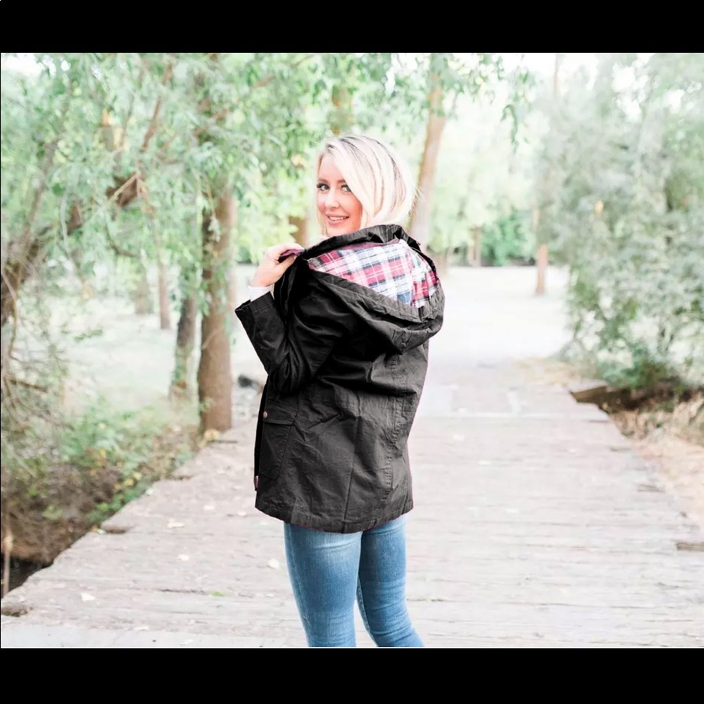 Black utility jacket with plaid hood - Picture 3 of 4